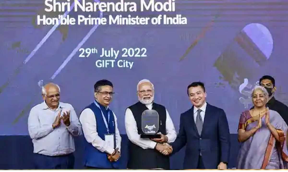 पीएम मोदी ने गुजरात में रखी आईएफएससीए मुख्यालय की आधारशिला पीएम मोदी ने गुजरात में रखी आईएफएससीए मुख्यालय की आधारशिला